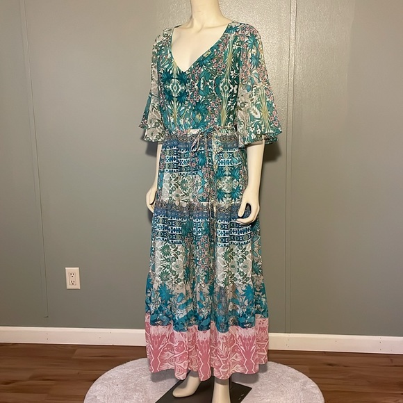 avenue, floral, maxi dress. Size 16 - Picture 3 of 13